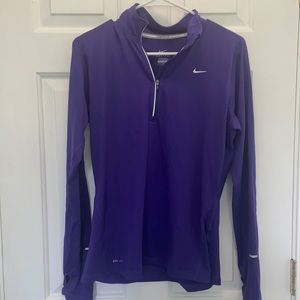✨Athletic spring sale!!✨ Nike half zip